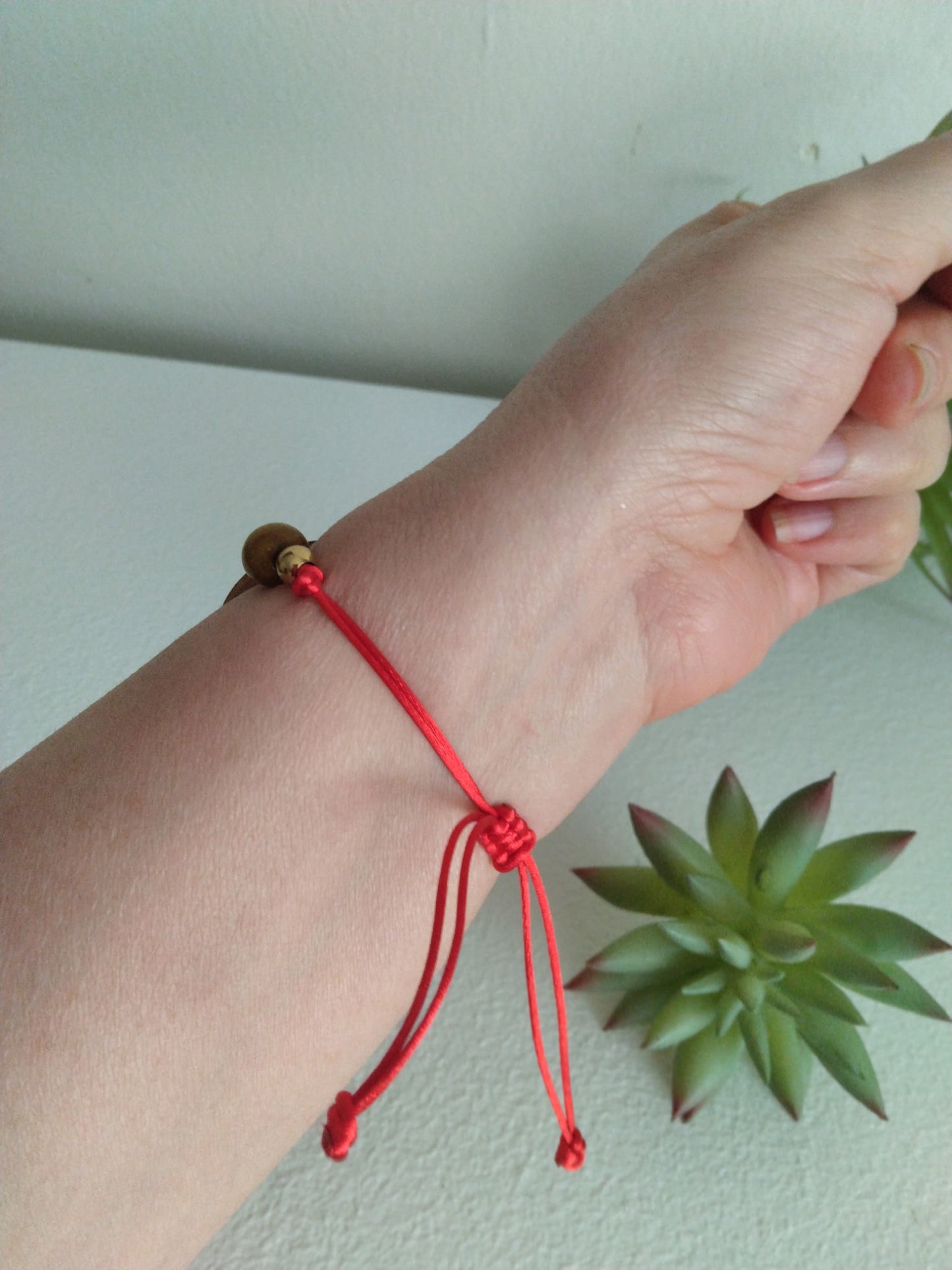 Handmade adjustable bracelet "soy boricua" maga flower design